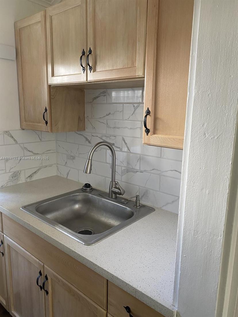 Picture of 244 Walton Blvd, West Palm Beach FL 33405