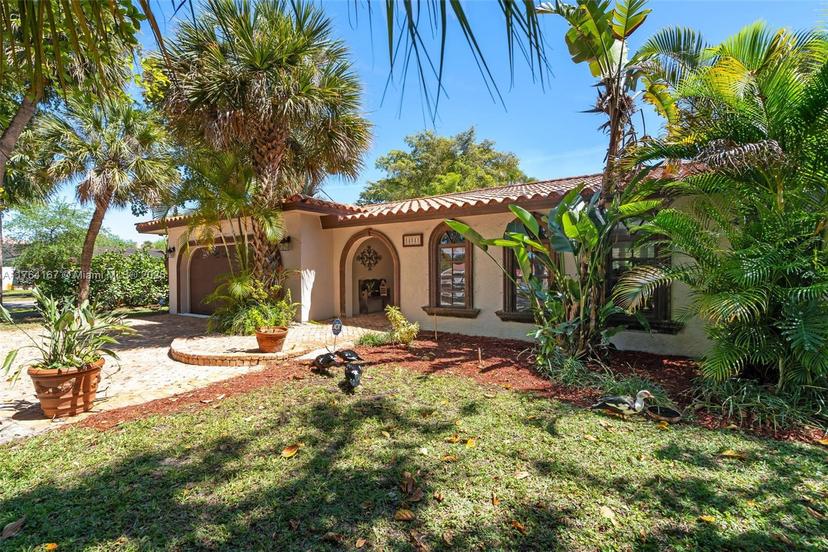 Picture of 14841 Dade Pine Ave, Miami Lakes FL 33014