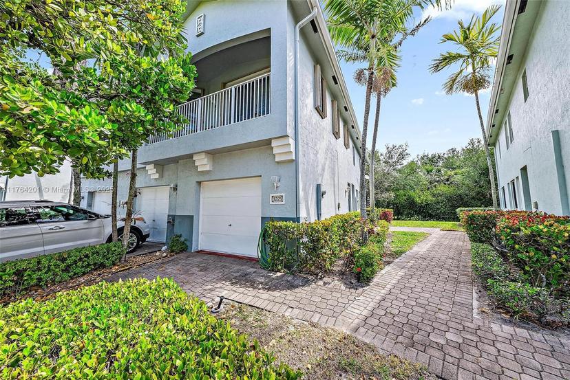 Picture of 3229 Laurel Ridge Cir # 3229, Riviera Beach FL 33404