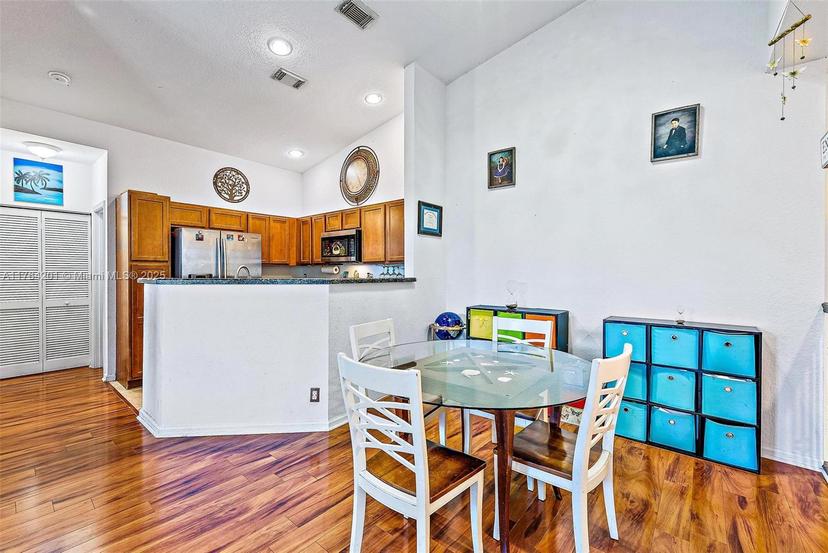 Picture of 3229 Laurel Ridge Cir # 3229, Riviera Beach FL 33404