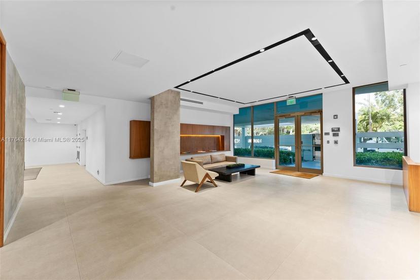Picture of 13800 Highland Dr # 302, North Miami Beach FL 33181