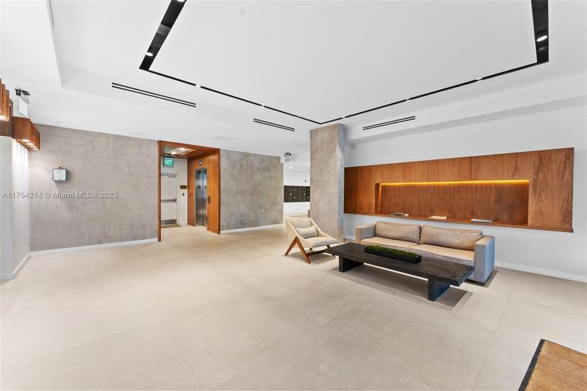 Picture of 13800 Highland Dr # 302, North Miami Beach FL 33181