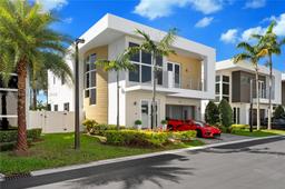 Picture of 9830 NW 74Th Ter, Doral, FL 33178