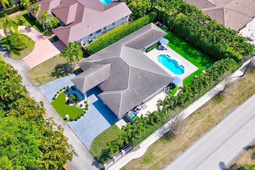 Picture of 10190 SW 114Th Ter, Miami FL 33176
