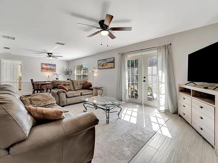Picture of 2916 Woodcrest Dr, Sarasota FL 34239