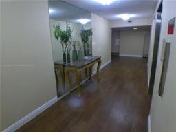 Picture of 800 NE 195Th St # 419, Miami, FL 33179