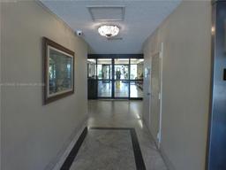 Picture of 800 NE 195Th St # 419, Miami, FL 33179