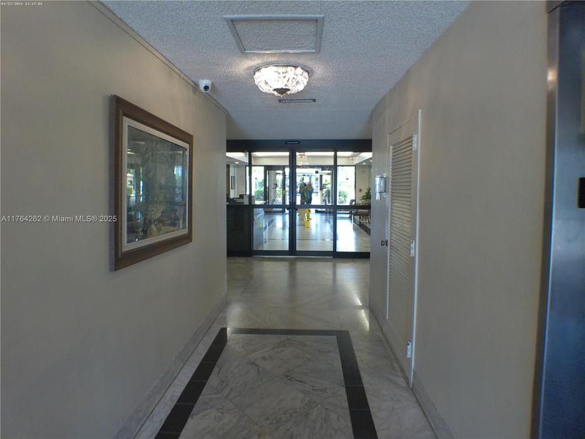 Picture of 800 NE 195Th St # 419, Miami FL 33179