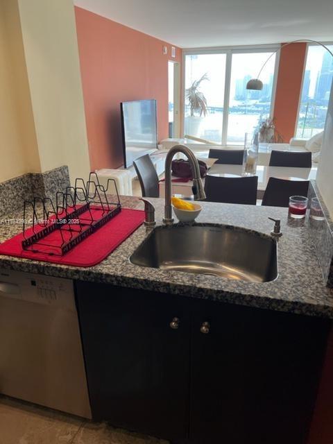 Picture of 555 NE 15Th St # 28J, Miami FL 33132