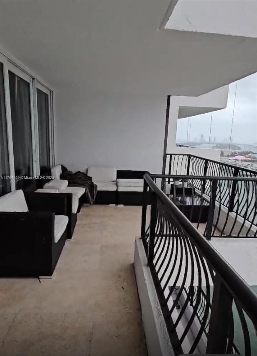 Picture of 555 NE 15Th St # 28J, Miami FL 33132