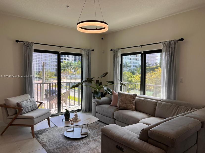 Picture of 8001 NW 41 St # 207, Doral FL 33166