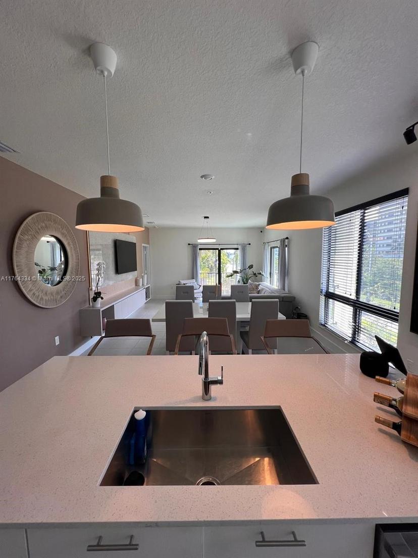 Picture of 8001 NW 41 St # 207, Doral FL 33166