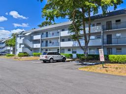 Picture of 8401 Lagos De Campo Blvd # 210V, Tamarac, FL 33321