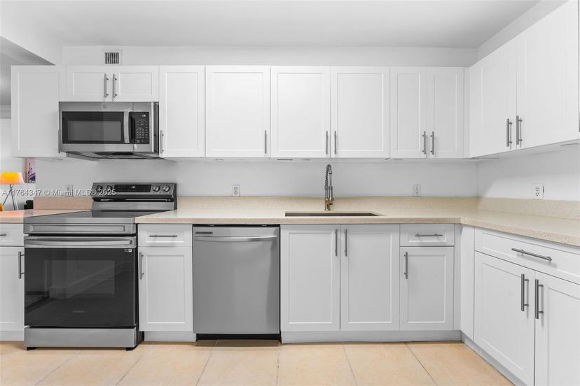 Picture of 401 69Th St # 708, Miami Beach FL 33141