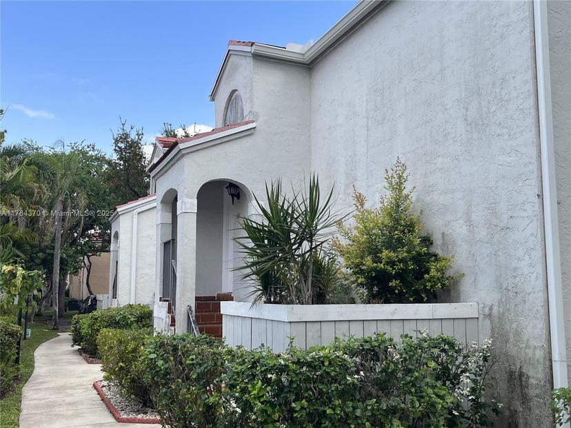 Picture of 11963 NW 11Th St # 11963, Pembroke Pines FL 33026