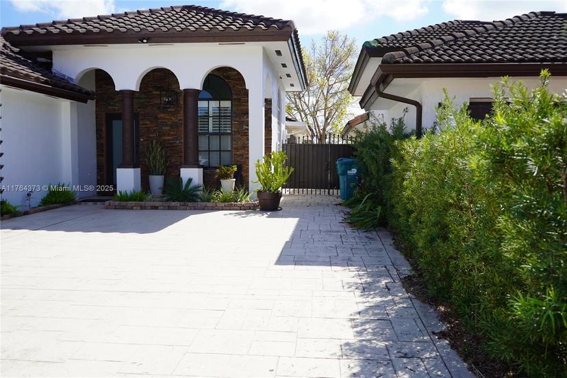 Picture of 3461 SW 154Th Ct, Miami FL 33185