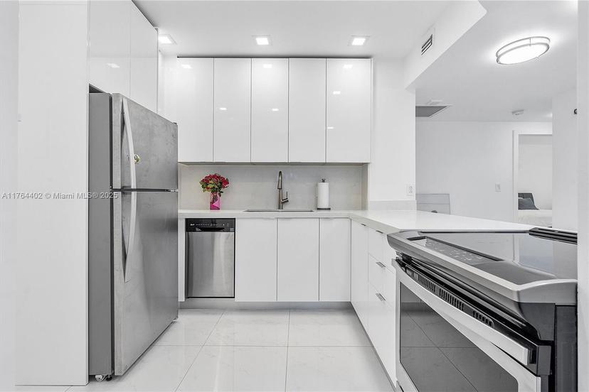 Picture of 1980 S Ocean Dr # 19G, Hallandale Beach FL 33009