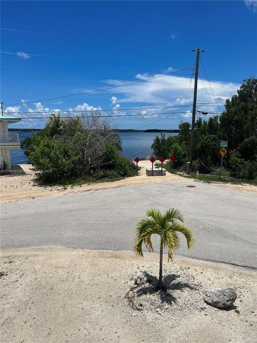 Picture of 16 Shoreland Dr, Key Largo FL 33037