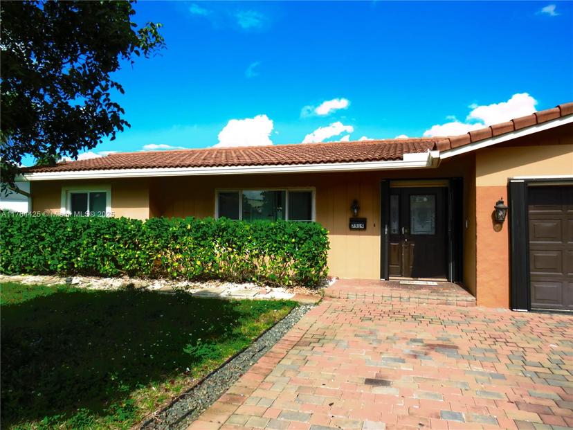 Picture of 7519 NW 42Nd Ct, Coral Springs FL 33065