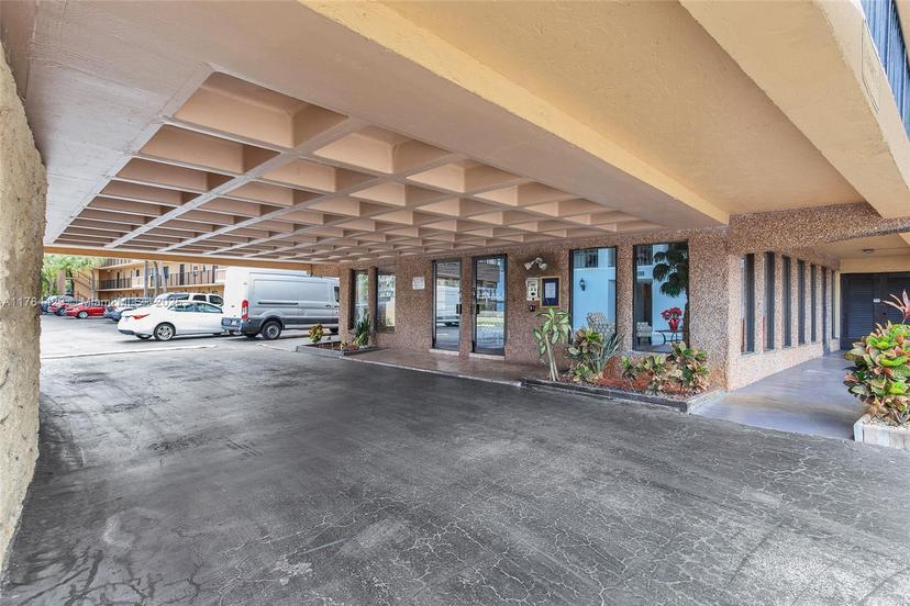 Picture of 9370 SW 8Th St # 322, Boca Raton FL 33428