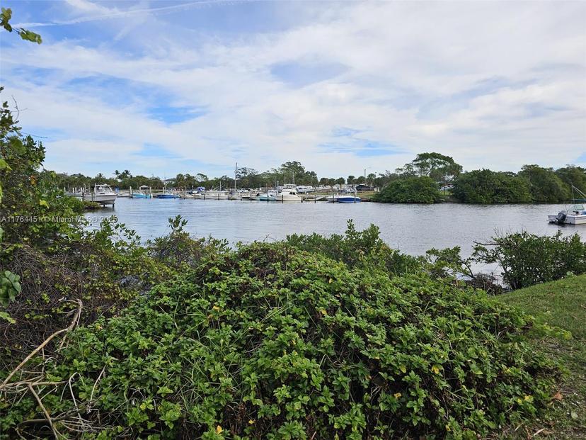 Picture of 727 Hummingbird Way # 1, North Palm Beach FL 33408