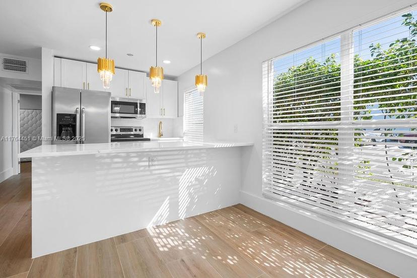 Picture of 727 Hummingbird Way # 1, North Palm Beach FL 33408