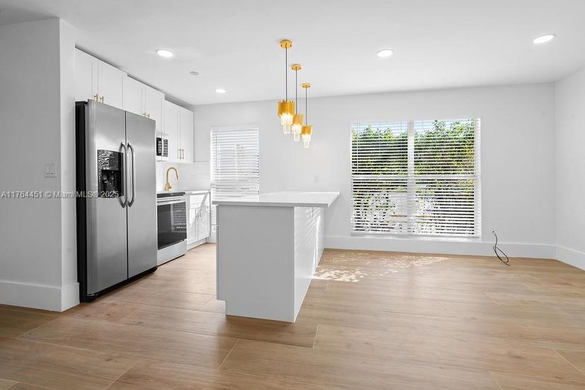 Picture of 727 Hummingbird Way # 1, North Palm Beach FL 33408