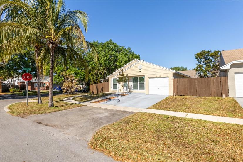 Picture of 8451 SW 10Th Ct, Pembroke Pines FL 33025