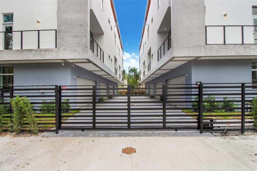 Picture of 2926 Bird Avenue # 1, Miami FL 33133
