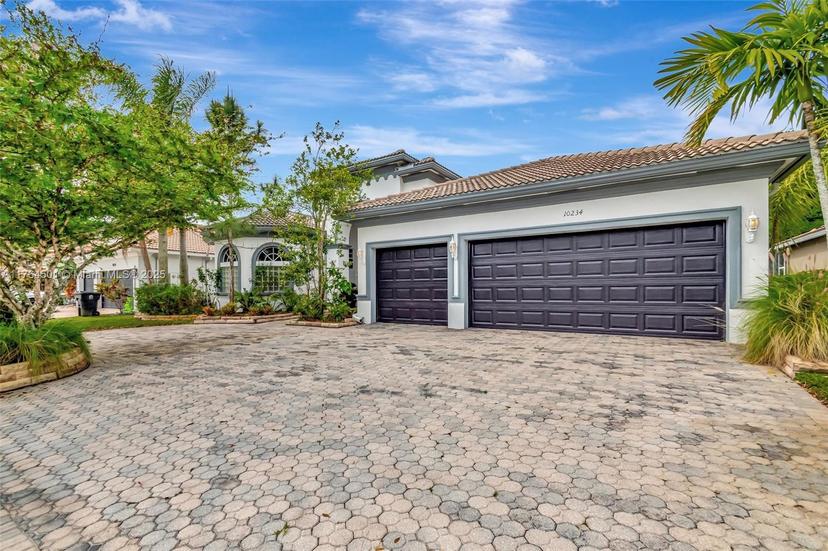 Picture of 10234 Oak Meadow Ln, Lake Worth FL 33449