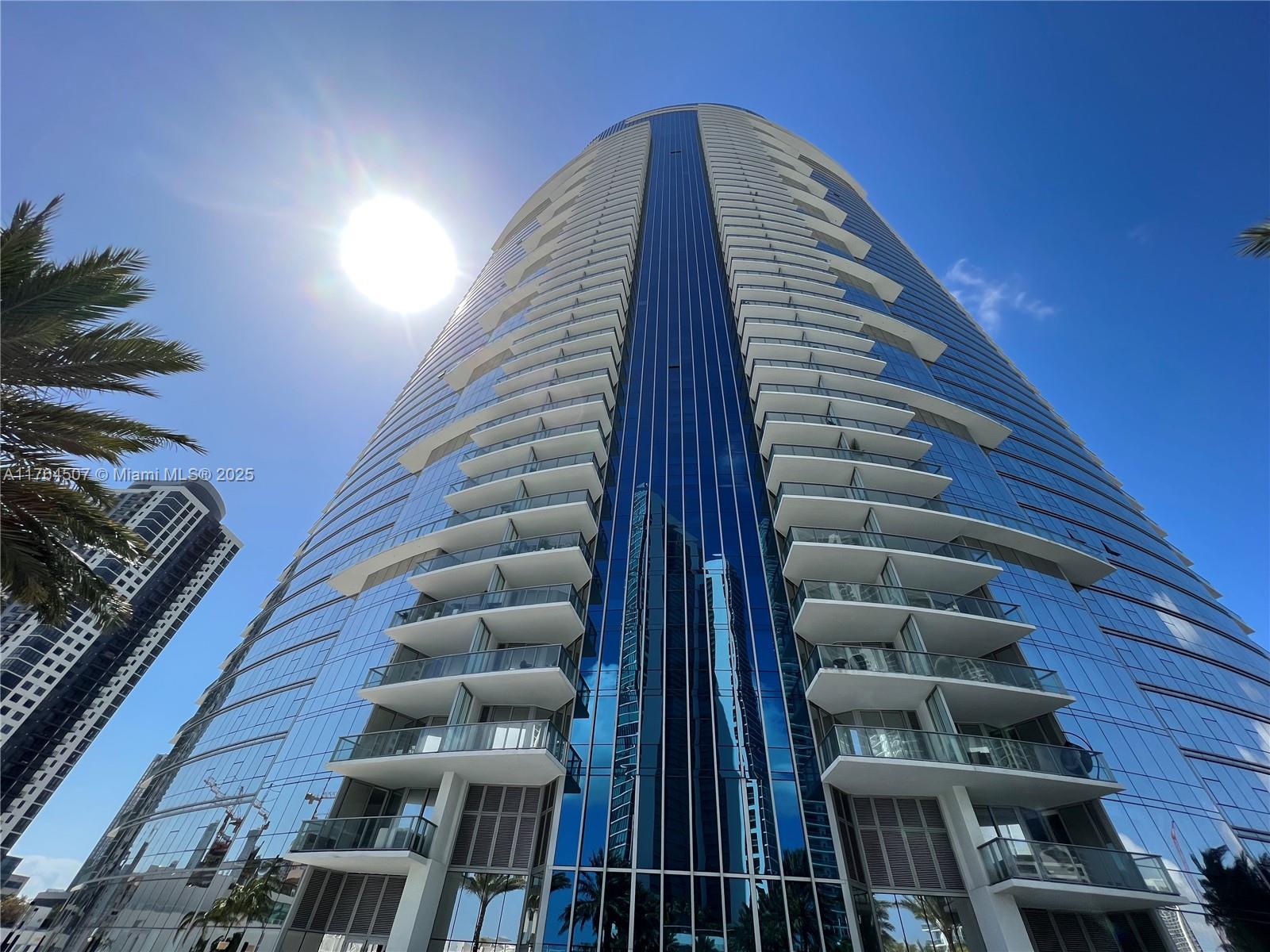 Picture of 851 NE 1St Ave # 1112, Miami, FL 33132