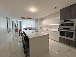 Picture of 851 NE 1St Ave # 1112, Miami, FL 33132