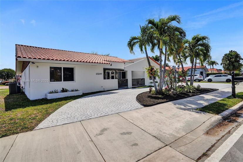 Picture of 13200 SW 12Th St, Miami FL 33184