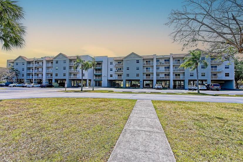Picture of 8200 SW 210Th St # 304, Cutler Bay FL 33189