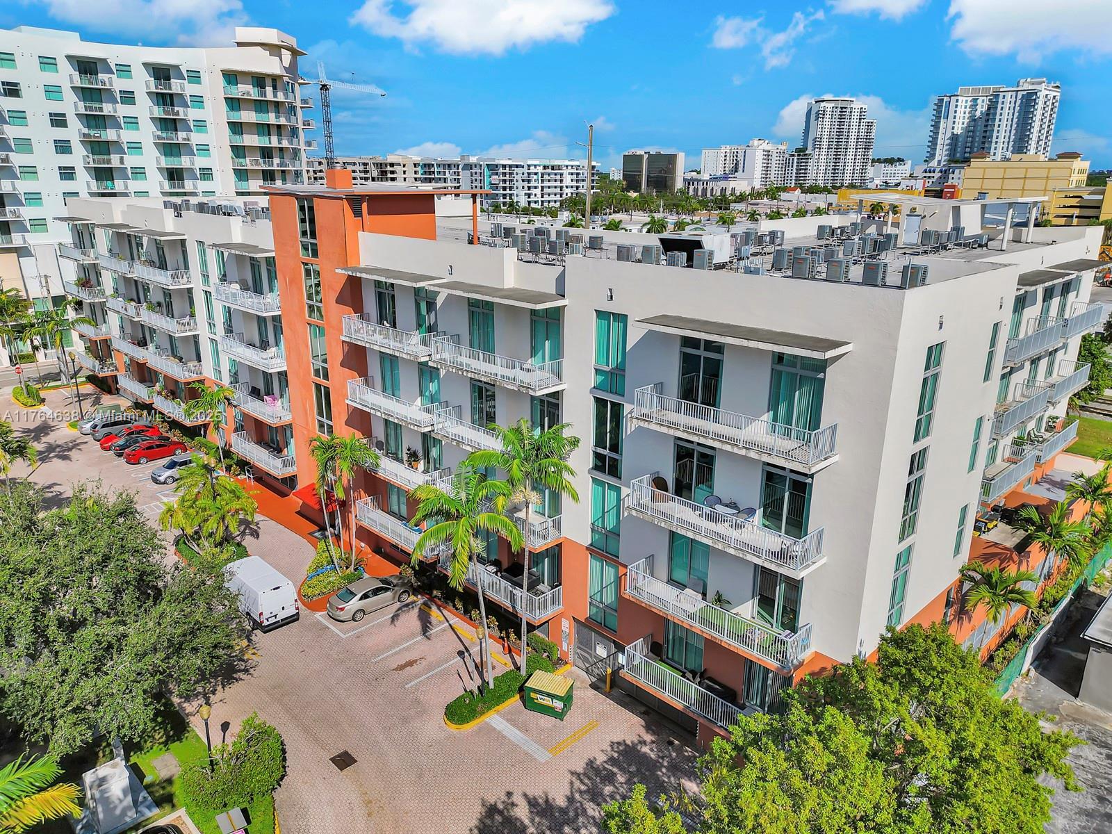 Picture of 2100 Van Buren St # 206, Hollywood, FL 33020