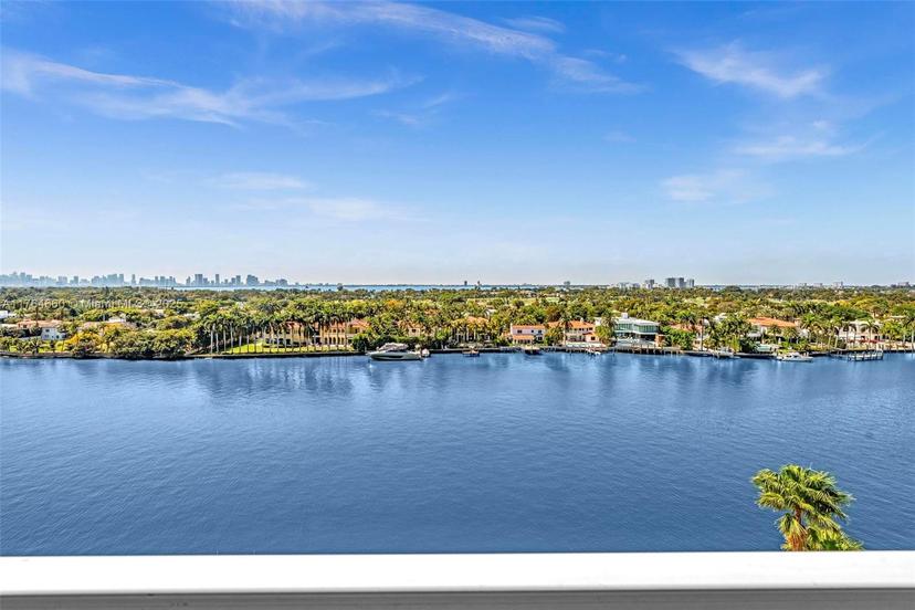 Picture of 5600 Collins Ave # 10J, Miami Beach FL 33140