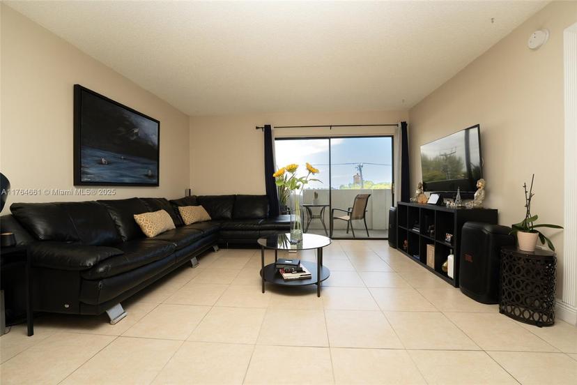 Picture of 110 S Shore Dr # 4B, Miami Beach FL 33141