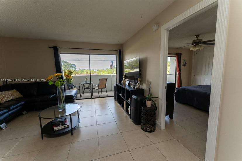 Picture of 110 S Shore Dr # 4B, Miami Beach FL 33141