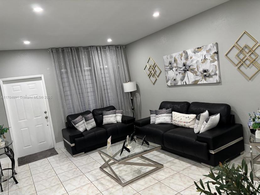 Picture of 10960 SW 182Nd Ln # 10960, Miami FL 33157