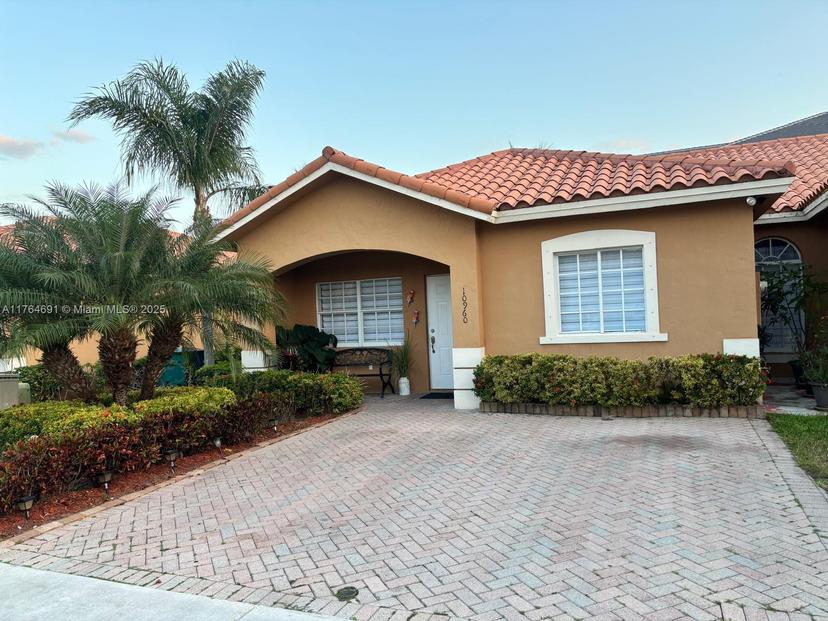 Picture of 10960 SW 182Nd Ln # 10960, Miami FL 33157