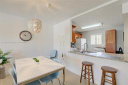 Picture of 469 N Pine Island Rd # B301, Plantation, FL 33324