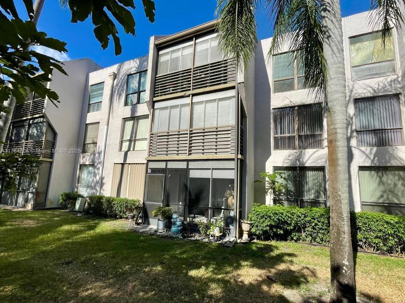 Picture of 8150 W Mcnab Rd # 104, Tamarac FL 33321