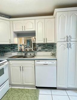 Picture of 8150 W Mcnab Rd # 104, Tamarac, FL 33321