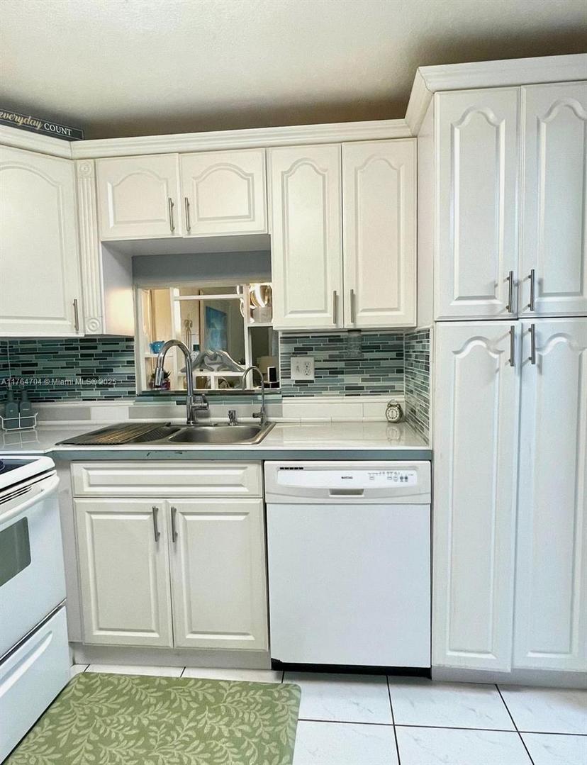 Picture of 8150 W Mcnab Rd # 104, Tamarac FL 33321