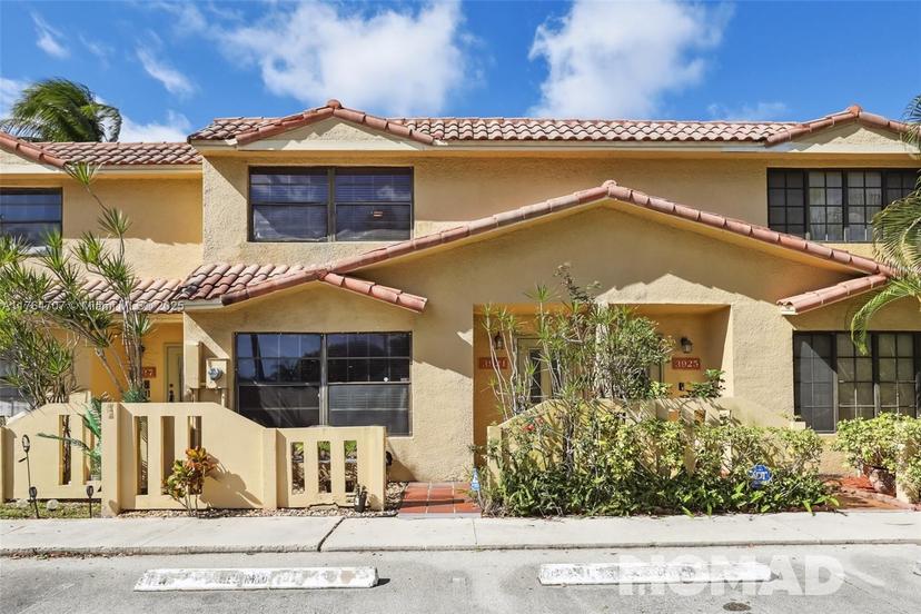 Picture of 3921 NW 94Th Ave # 6, Sunrise FL 33351