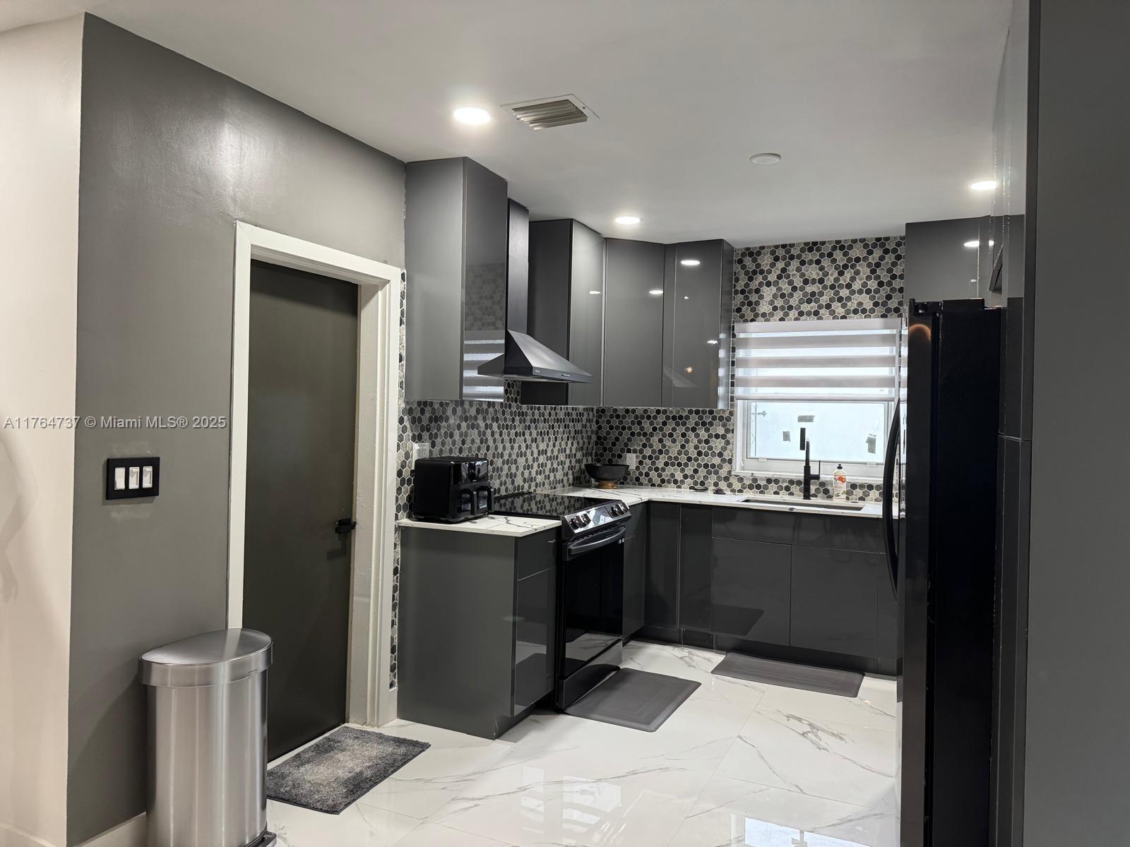 Picture of 285 NW 45Th St, Miami, FL 33127