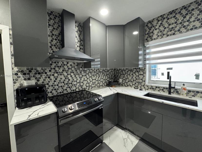 Picture of 285 NW 45Th St, Miami FL 33127