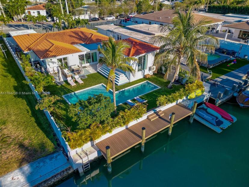 Picture of 7770 Hawthorne Ave, Miami Beach FL 33141