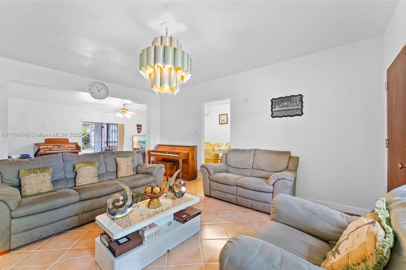 Picture of 1462 NE 118Th St, Miami FL 33161