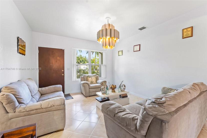 Picture of 1462 NE 118Th St, Miami FL 33161